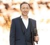 De son côté, Gaël Richard conteste ces accusations et entend faire valoir ses droits devant la justice.

Exclusif - Stéphane Bern en backstage scène lors du concert de Paris avec l'Orchestre national de France pour France 2 en partenariat avec Radio France au pied de la Tour Eiffel le 13 juillet 2026.

© Perusseau / Veeren / Bestimage