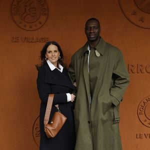 Une partie des bénéfices de SIYAH Organics est reversée à des projets caritatifs en Afrique subsaharienne.

Omar Sy et sa femme Hélène lors des Internationaux de France de Tennis de Roland Garros 2025, à Paris, France, le 7 juin 2025.

© Cyril Moreau / Bestimage