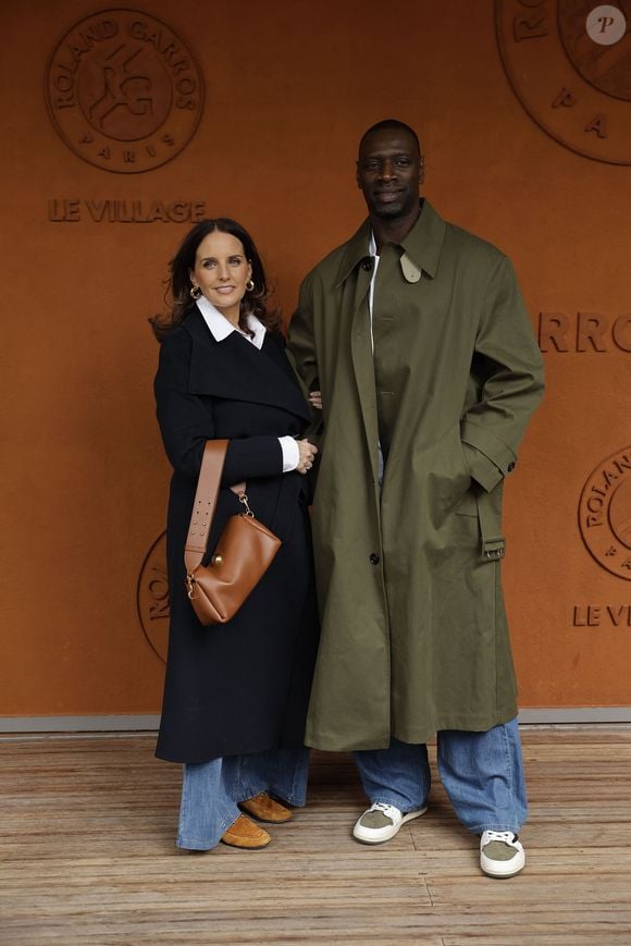 Une partie des bénéfices de SIYAH Organics est reversée à des projets caritatifs en Afrique subsaharienne.

Omar Sy et sa femme Hélène lors des Internationaux de France de Tennis de Roland Garros 2025, à Paris, France, le 7 juin 2025.

© Cyril Moreau / Bestimage