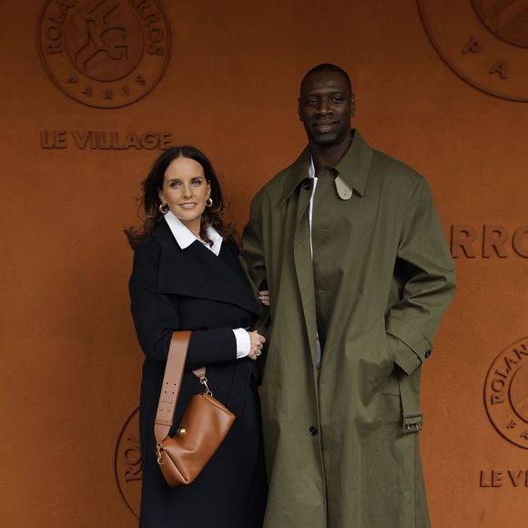Une partie des bénéfices de SIYAH Organics est reversée à des projets caritatifs en Afrique subsaharienne.

Omar Sy et sa femme Hélène lors des Internationaux de France de Tennis de Roland Garros 2025, à Paris, France, le 7 juin 2025.

© Cyril Moreau / Bestimage