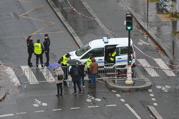 Les objets volés, d'une valeur totale d'environ un million d'euros, étaient revendus en Albanie

Illustration à l'extérieur de la cathédrale lors de la première messe à Notre-Dame de Paris depuis l'incendie de 2019, à Paris, France, le 8 décembre 2024. © Lionel Urman/Bestimage