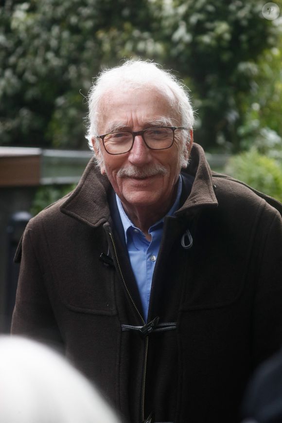 Jacques Vendroux - Arrivées à l'enregistrement de l'émission Vivement dimanche au studio Gabriel à Paris, France, le 17 avril 2024, diffusée le 28 avril 2024 sur France 3. © Christophe Clovis/Bestimage