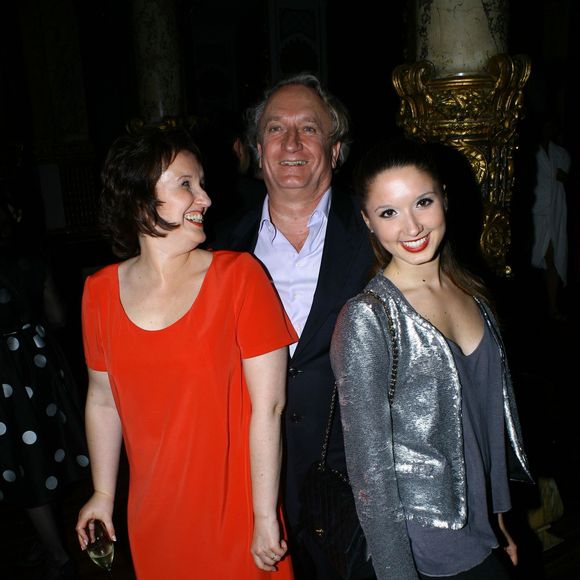 Anne Roumanoff avec son mari Philippe Vaillant et leur fille Alice - Anne Roumanoff inaugure sa statue de cire au musee Grevin a Paris le 10 juin 2013.