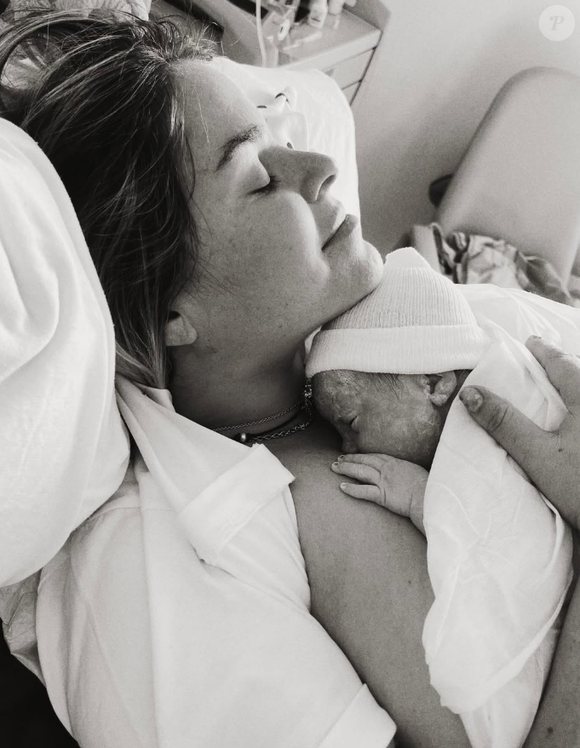 Et son fils César avait 10 mois

Sophie Tapie, le jour de la naissance d'Héléna