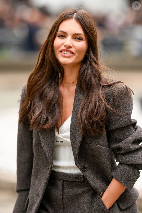 Thylane Blondeau aux arrivées du défilé Miu Miu Collection Femme Prêt-à-Porter Printemps/Eté 2026 lors de la Fashion Week de Paris (PFW), au Conseil Économique, social et environnemental, Palais d'lena, à Paris, France, le 6 octobre 2025. Pierre Perusseau/Bestimage