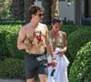 Entre balades avec leur chien Léo et virées en yacht, l'influenceuse dévoile ses indispensables beauté.

Exclusif - Charles Leclerc et sa femme Alexandra Leclerc (Saint Mieux), accompagnés de leur chien, passent la journée à la plage avec des amis à Miami, le 27 avril 2026. 

© Bestimage