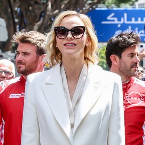 Le prince Albert II et la princesse Charlène de Monaco sur la grille de départ du E-Prix de Monaco du Championnat du monde FIA de Formule E 2026 sur le circuit de Monaco à Monte-Carlo, Monaco, le 17 mai 2026. En présence de Alberto Longo, directeur général adjoint et responsable du championnat de Formule E, Alejandro Agag, président de la Formule E, Mike Fries, PDG de Liberty Global, Jeff Dodds, PDG de la Formule E, et Marek Nawarecki, directeur sportif de la FIA. 
© Claudia Albuquerque/Bestimage