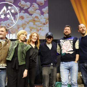 Jean-Paul Rouve, Élise Larnicol, Sarah Stern, Philippe Mechelen, Nessim Chikhaoui, Martin Rappeneau lors de la cérémonie d'ouverture de la 28ème édition du festival International du Film de Comédie à l'Alpe d'Huez le 13 janvier 2025.

© Dominique Jacovides / Bestimage