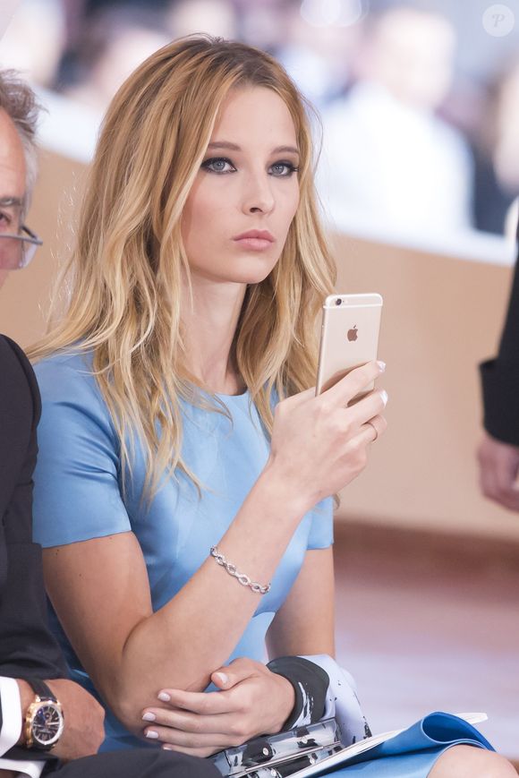 Ilona Smet (la fille d'Estelle Lefébure et de David Hallyday) - Défilé Dior collection Croisière 2016 dans l'iconique Palais Bulles de P. Cardin à Théoule-sur-Mer, le 11 mai 2015.
