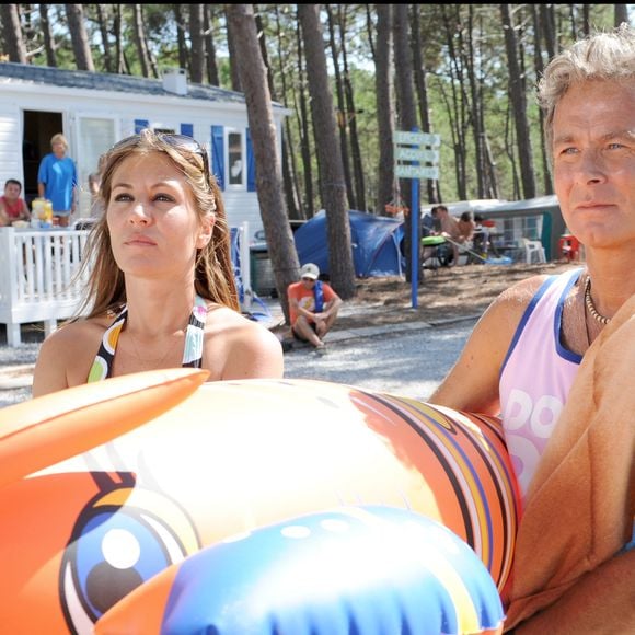 Exclusif - Franck Dubosc et Mathilde Seigner sur le tournage de "Camping 2" en 2009.
Crédit : DANIEL ANGELI - ALAIN GUIZARD / BESTIMAGE