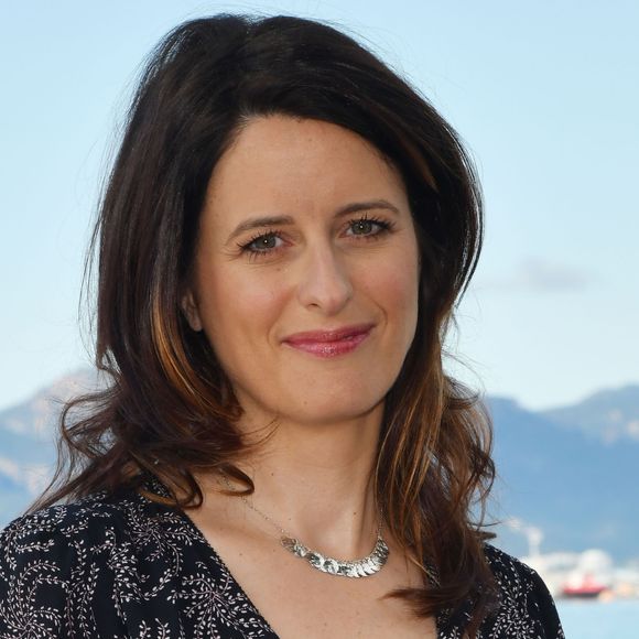 "Vivre dans cette ville difficile, avec cette densité, c'est assez violent", s'est-elle souvenue pour Purepeople.

Anne Décis de la série "Plus Belle La Vie" sur la croisette lors de la 2ème édition du "Canneseries" à Cannes, France, le 7 avril 2019. © Bruno Bébert/Bestimage