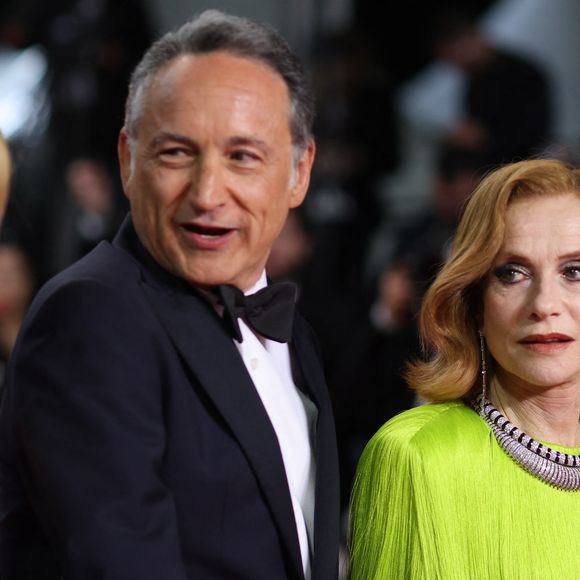 Marina Foïs, Thierry Klifa, Isabelle Huppert - Montée des marches du film « La femme la plus riche du monde » lors du 78ème Festival International du Film de Cannes, au Palais des Festivals à Cannes. Le 18 mai 2025. © Jacovides-Moreau / Bestimage