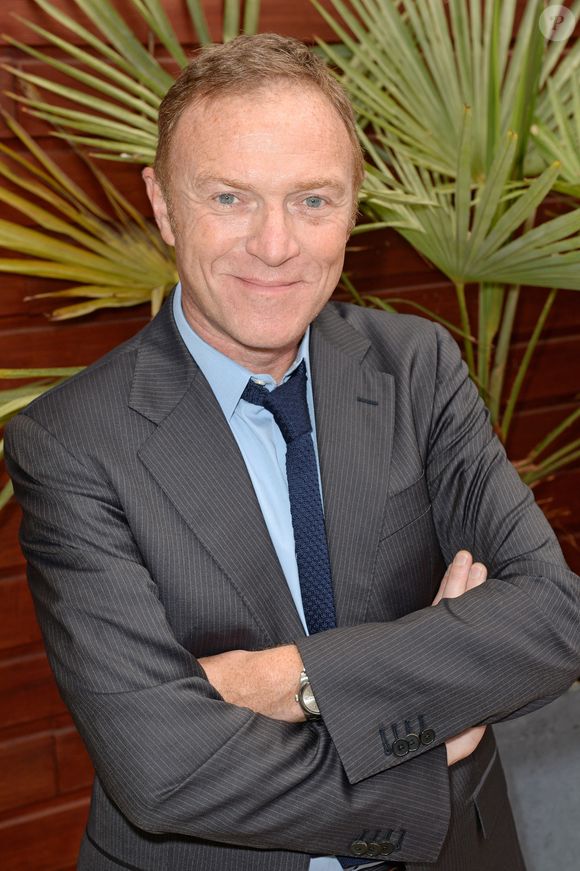 "Il n’y a pas de contraintes d’horaires et je touche un public plus jeune. [...] C’est l’avenir. Je ne veux pas être le dernier mec à faire de la radio" a-t-il déclaré.

Christophe Hondelatte lors de la conférence de presse annuelle de BFM qui s'est tenue au Pavillon Kleber à Paris, France, le 27 août 2014. Photo by Pascal Baril/Planete Bleue Images/ABACAPRESS.COM