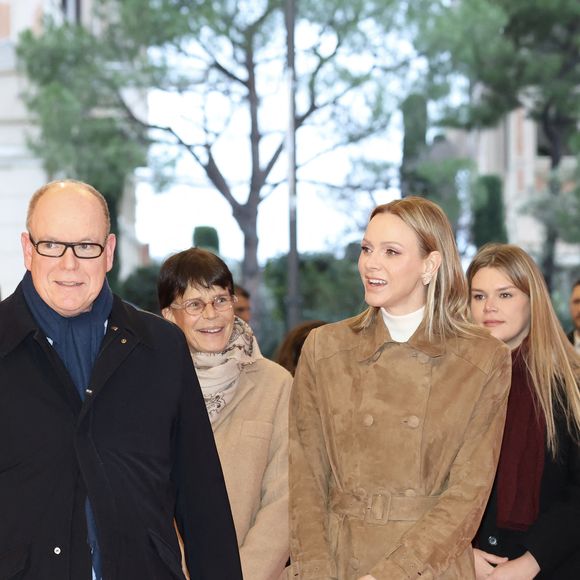 Le prince Albert II de Monaco, La princesse Stéphanie de Monaco, Camille Gottlieb, La princesse Charlène de Monaco lors du spectacle Monaco sous les Etoiles, sous le chapiteau de Fontvieille à Monaco, le 22 décembre 2025. 
© Claudia Albuquerque / Bestimage