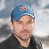 Stéphane Henon vit dans un village de 2500 personnes situé bien loin de Paris, un lieu aux traditions bien ancrées