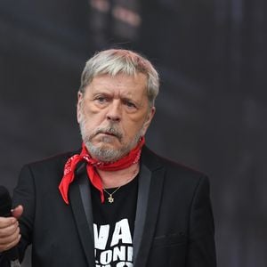 Renaud chante lors du 3ème jour de la Fête de l'Humanité à la Courneuve le 17 septembre 2017.
Crédit : AGENCE / BESTIMAGE