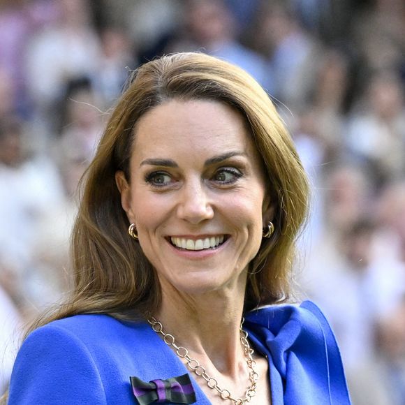 Kate Middleton a fait une apparition publique très remarquée.

Kate Middleton à la finale homme du tournoi de tennis de Wimbledon. © Chryslène Caillaud / PsnewZ / Bestimage
