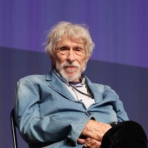 Exclusif - Pierre Richard sur scène lors de la présentation de son film "L'homme qui a vu l'ours qui a vu l'homme" au festival "Ciné Comédies" à Lens-Liévin, le 29 mai 2025. © Denis Guignebourg/Bestimage