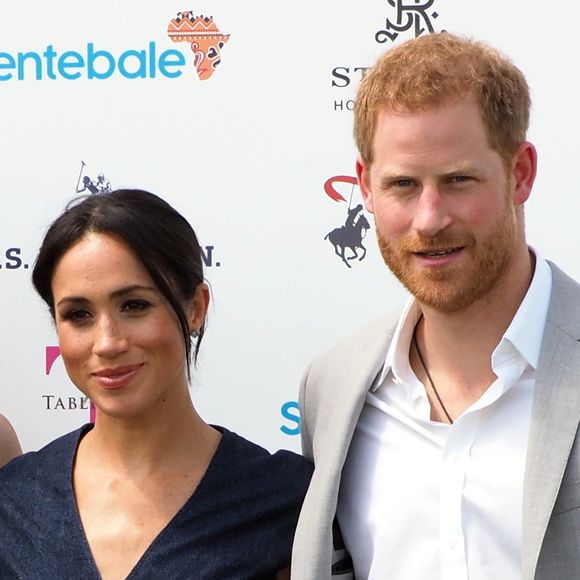 Meghan et Harry sont une nouvelle fois dans la tourmente.

Le prince Harry et Meghan Markle à la Coupe ISP Hanz de Sentebale à Windsor au Royaume-Uni

Photo : Agence / Bestimage
