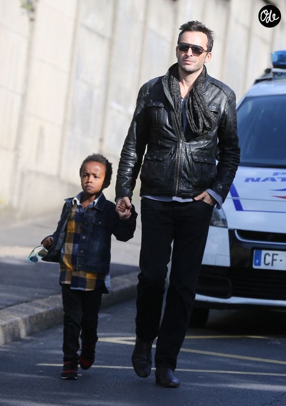 Mère de trois enfants, la comédienne est notamment maman de Surifel, 16 ans, actuellement en terminale.

Michaël Cohen, ex-mari de Emmanuelle Béart, et leur fils adoptif Surafel - Obsèques de Guy Béart dans le carré juif du cimetière de Garches. Le 21 septembre 2015. Photo par Bestimage