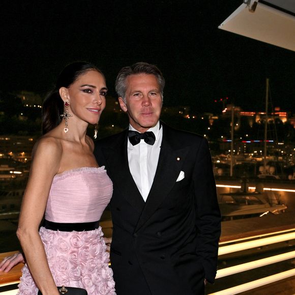 Le prince Emmanuel-Philibert de Savoie (grand maître de l'Ordre des Saints-Maurice-et-Lazare) et sa compagne Adriana Abascal lors du dîner de gala de l'association de l'Ordre des Saints-Maurice-et-Lazare au Yacht Club de Monaco le 26 novembre 2025.

© Bruno Bebert / Bestimage