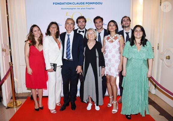 Exclusif - La famille Kretz : "L'Agence" sur TMC  :  Eve von Romberg, Sandrine et Olivier Kretz, Martin Kretz, Majo (la grand-mère), Valentin Kretz et sa femme Charina Sarte, Louis Kretz - Soirée de gala des 50 ans de la Fondation Claude Pompidou à l'Hôtel Marcel Dassault à Paris le 12 avril 2022.

Rachid Bellak / LMS / Bestimage