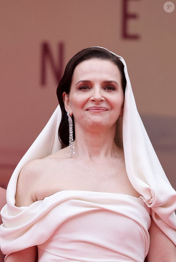 Juliette Binoche - Montée des marches du film « Partir un jour » pour la cérémonie d’ouverture du 78ème Festival International du Film de Cannes, au Palais des Festivals à Cannes. Le 13 mai 2025
© Jacovides-Moreau / Bestimage