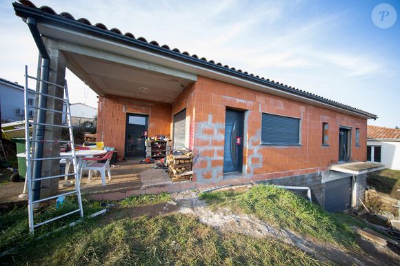 L'avocat de la cousine de la victime a déclaré qu'il n'avait "Jamais vu une maison comme çà, abracadabrante".

La maison de Delphine Jubillar à Cagnac les Mines, le 7 janvier 2021. 

Photo : Frédéric Maligne / Bestimage