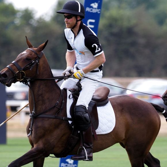 Le prince Harry participe à la Coupe de polo ISP Handa de Sentebale au Royal Berkshire Polo Club à Windsor au Royaume-Uni, le 26 juillet 2018.

Photo : Agence / Bestimage