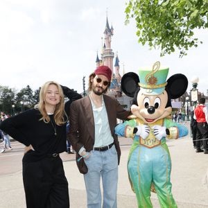 Exclusif - Virginie Efira et son compagnon Niels Schneider au lancement du Disney Music Festival à Disneyland Paris le 26 avril 2025. © Coadic Guirec / Bestimage