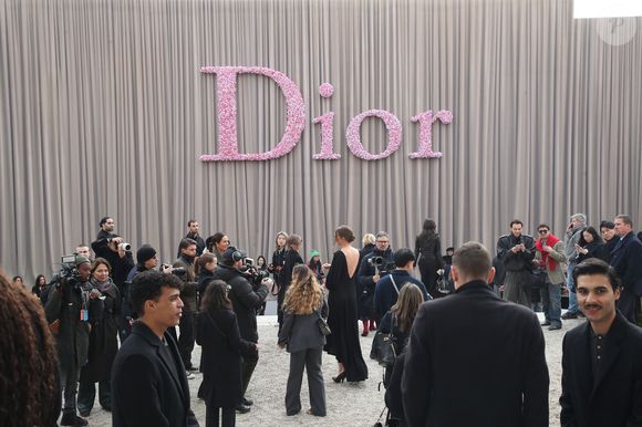 Au cœur de cette effervescence, le couple Arnault a rappelé son rôle central dans l’univers du luxe et des rendez-vous incontournables de la mode parisienne.

Illustration - Défilé de Mode Christian Dior - Front Row, Collection Haute Couture Printemps/Été 2026, dans le cadre de la Fashion Week de Paris, France, le 26 Janvier 2026.

© Bertrand Rindoff / Bestimage