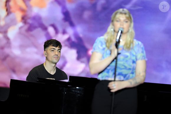 A n'utiliser que dans le cadre de l'émission - Exclusif - No Tabloids - Louane Emera et Florian Rossi - Enregistrement de l'émission "La soirée extraordinaire : La musique comme vous ne l'avez jamais vue", qui sera diffusée le 30 juin sur M6. Les décors de l’émission apparaîtront en réalité augmentée (AR). Des artistes seront à l’honneur dans cette émission, dans des «&