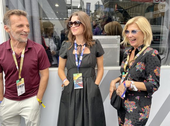 Mathieu Kassovitz et Michèle Laroque - Les célébrations sur le circuit des 24 Heures du Mans quelques heures avant le départ de la course le 14 juin 2025.
© Fabien Faure / Bestimage