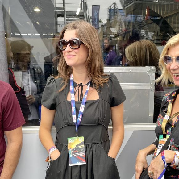 Mathieu Kassovitz et Michèle Laroque - Les célébrations sur le circuit des 24 Heures du Mans quelques heures avant le départ de la course le 14 juin 2025.
© Fabien Faure / Bestimage