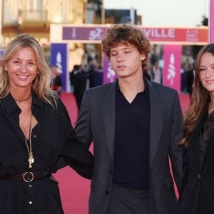 Sarah Poniatowski et son fils Roman lors de la première du film 'L'Invitation' pendant la 52ème édition du Festival du Cinéma Américain de Deauville, France, le 5 septembre 2026. © Denis Guignebourg/Bestimage