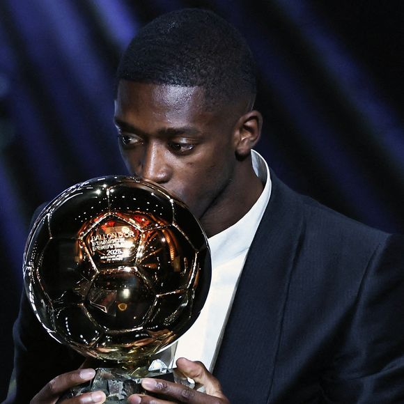 Ousmane Dembele, réagit après avoir remporté le Ballon d'Or masculin lors de la cérémonie de remise du Ballon d'Or France Football 2025 au Théâtre du Chatelet à Paris, France, le 22 septembre 2025. © Xinhua/ABACA