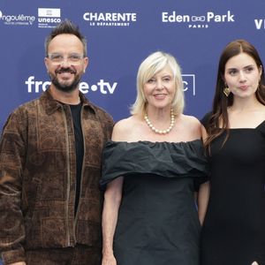 Kev Adams, Jarry, Chantal Ladesou, Marie Parisot et Claude Zidi Jr. - Arrivées au cinéma CGR lors de la 18ème édition du Festival du Film Francophone de Angoulême (FFA) le 27 août 2025.

© Coadic Guirec / Bestimage