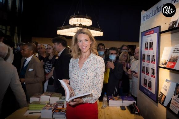 Julie Andrieu au Festival du Livre de Paris au Grand Palais éphémère à Paris, France, le 22 avril 2022. © Jack Tribeca/Bestimage