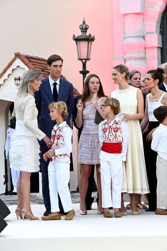 La princesse Caroline de Hanovre, Stefano Ercole Carlo Casiraghi, Ben Sylvester Strautmann, la princesse Alexandra de Hanovre, Francesco Carlo Albert Casiraghi, Beatrice Borromeo et Charlotte Casiraghi - Célébration des 20 ans de règne du prince souverain Albert II de Monaco sur la place du Palais à Monaco, le 19 juillet 2025. © Bruno Bebert/Bestimage