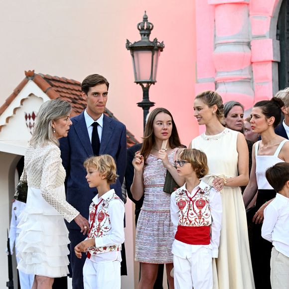 La princesse Caroline de Hanovre, Stefano Ercole Carlo Casiraghi, Ben Sylvester Strautmann, la princesse Alexandra de Hanovre, Francesco Carlo Albert Casiraghi, Beatrice Borromeo et Charlotte Casiraghi - Célébration des 20 ans de règne du prince souverain Albert II de Monaco sur la place du Palais à Monaco, le 19 juillet 2025. © Bruno Bebert/Bestimage