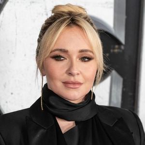 Hayden Panattiere a été avait été un visage de la marque Neutrogena pendant dix ans. 

Hayden Panettiere à la première du film "Scream VI" à New York