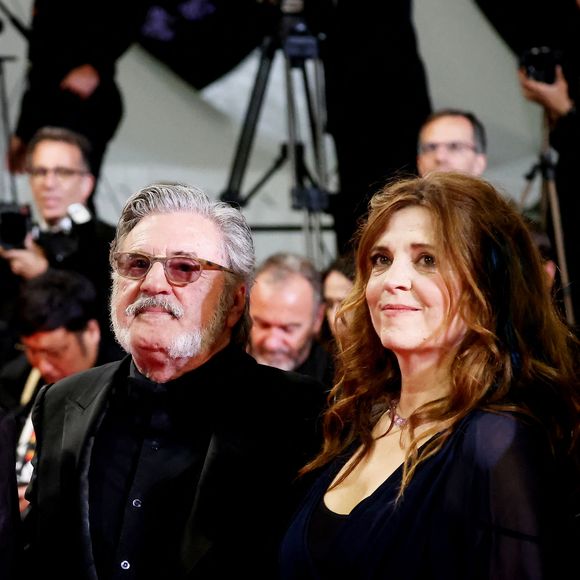Daniel Auteuil et Agnès Jaoui - Montée des marches du film " L'objet du délit " lors du 79ème Festival International du Film de Cannes, le 22 mai 2026. © Jacovides-Moreau / Bestimage