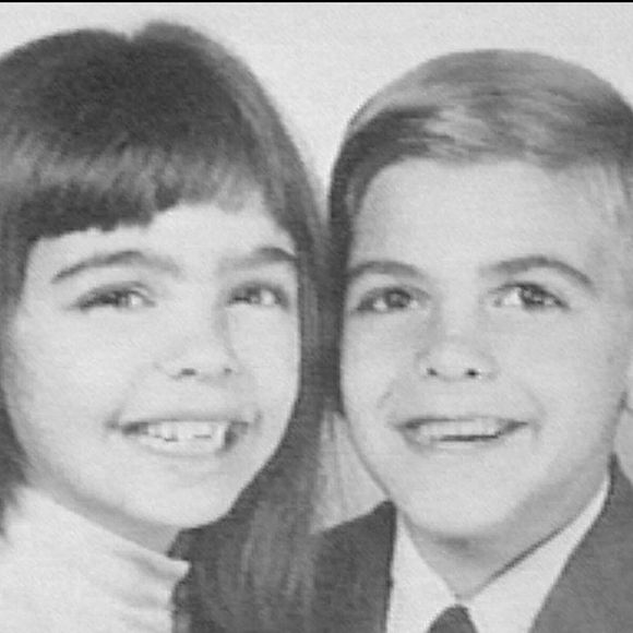 Elle est décédée à l'âge de 65 ans d’un cancer.

George Clooney et sa soeur Adelia en 1960. © LFI/ABACA.