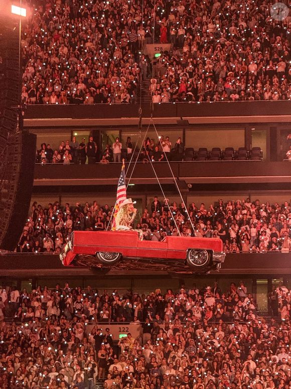 Londres, ROYAUME-UNI - Beyoncé en concert lors du dernier concert de sa tournée Cowboy Carter au Tottenham Hotspur Stadium de Londres le 17/06/2025.

Photos : Beyoncé, Beyoncé Knowles, Beyoncé Knowles-Carter
