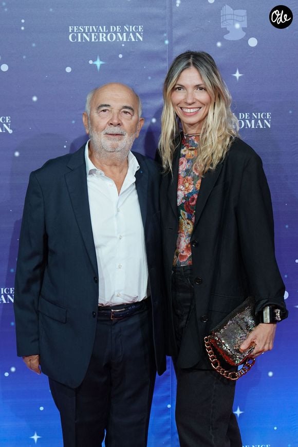 Le 25 juin 2016, Gérard Jugnot et Patricia Campi se sont mariés sur l'île de Porquerolles, un territoire méditerranéen de seulement 12 km² réputé pour ses plages d'exception.

Gérard Jugnot et sa femme Patricia Campi lors de la 5ème édition du festival Cinéroman à Nice le 3 octobre 2023.

© Norbert Scanella / Panoramic / Bestimage