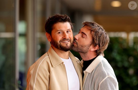 Christophe Beaugrand et son mari Ghislain Beaugrand-Gerin au village lors des Internationaux de France de Tennis de Roland Garros 2025, à Paris, France, le 2 Juin 2025. © Jacovides-Moreau/Bestimage
