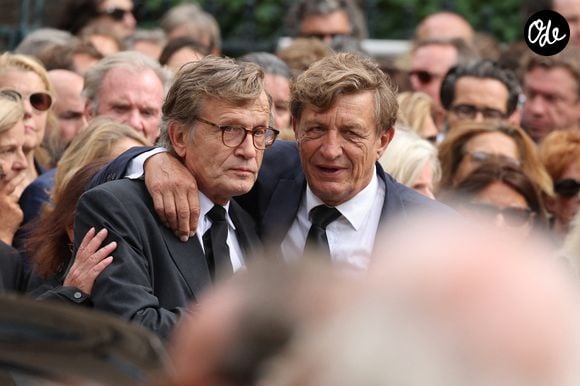 Ses enfants étaient présents pour saluer la mémoire de leur père.

Christian et Emmanuel Altmayer - Sorties des obsèques de Nicolas Altmayer en l'église Saint-Germain-des-Prés à Paris le 31 aout 2026. © Dominique Jacovides-Cyril Moreau/Bestimage