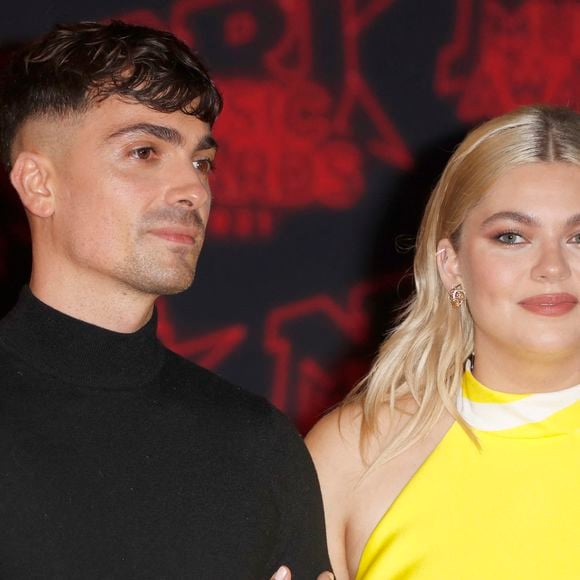 Florian Rossi et sa compagne Louane Emera lors de la 23ème édition des NRJ Music Awards 2021 au Palais des Festivals de Cannes, le 20 novembre 2021. © Christophe Aubert via Bestimage