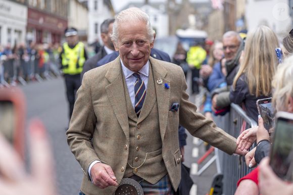 Le roi Charles III d'Angleterre visite Campbeltown et y rencontre le public, dans le cadre de son voyage en Écosse pour la semaine de Holyrood le 3 juillet 2025 Jane Barlow/WPA-Pool/Julien Burton / Bestimage