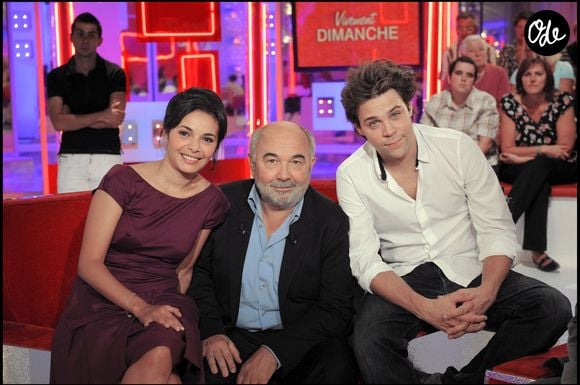 Gérard Jugnot, son fils Arthur Jugnot et Saïda Jawad enregistrent l'émission "Vivement Dimanche" le 4 octobre 2009.

COADIC GUIREC / BESTIMAGE